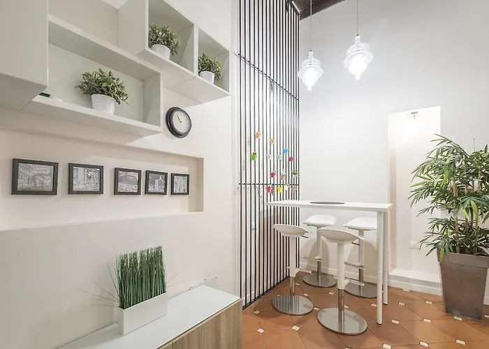 玛伽那套房公寓 *